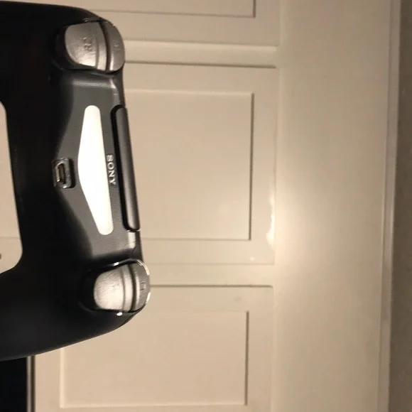 PS4 controller - Picture 3 of 3